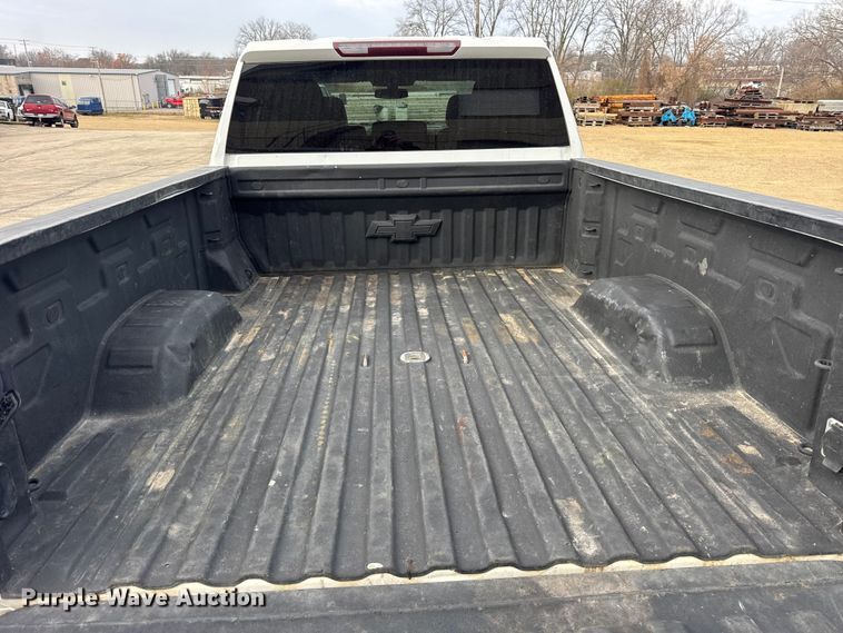 image for item ER0293 2020 Chevrolet Silverado 2500HD Crew Cab pickup truck