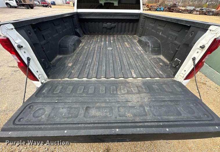 image for item ER0293 2020 Chevrolet Silverado 2500HD Crew Cab pickup truck