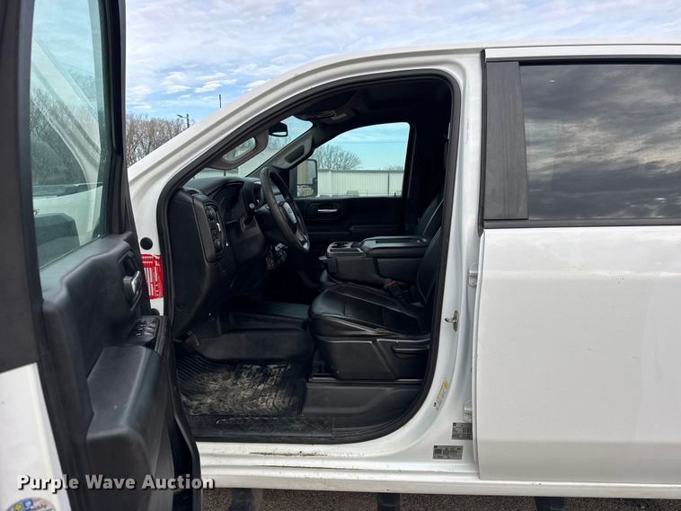 image for item ER0293 2020 Chevrolet Silverado 2500HD Crew Cab pickup truck