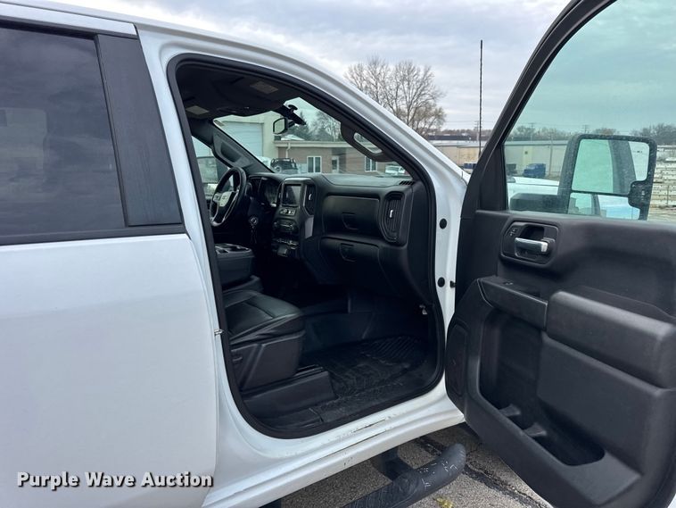 image for item ER0293 2020 Chevrolet Silverado 2500HD Crew Cab pickup truck