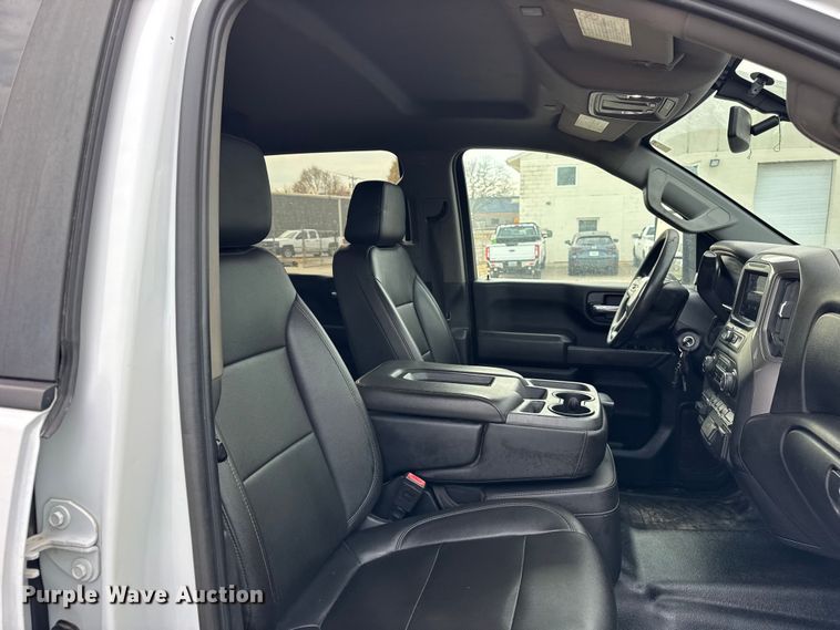 image for item ER0293 2020 Chevrolet Silverado 2500HD Crew Cab pickup truck