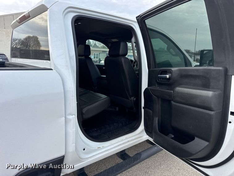 image for item ER0293 2020 Chevrolet Silverado 2500HD Crew Cab pickup truck