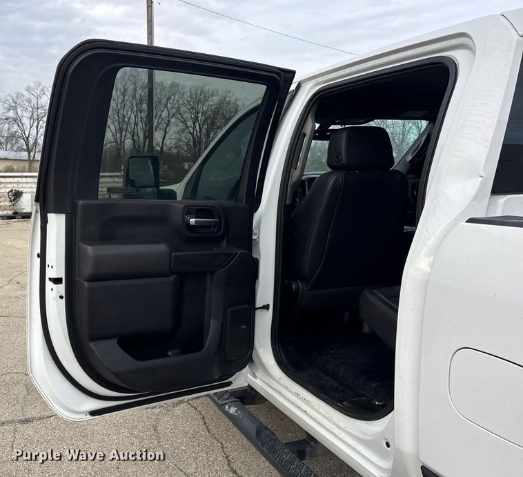 image for item ER0293 2020 Chevrolet Silverado 2500HD Crew Cab pickup truck