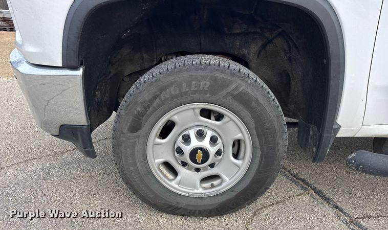 image for item ER0293 2020 Chevrolet Silverado 2500HD Crew Cab pickup truck