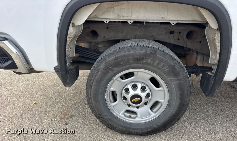 image for item ER0293 2020 Chevrolet Silverado 2500HD Crew Cab pickup truck