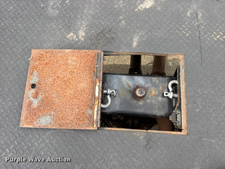 image for item ER0295 2013 RAM 5500 flatbed truck