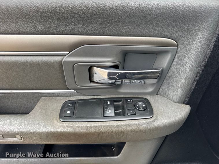 image for item ER0295 2013 RAM 5500 flatbed truck