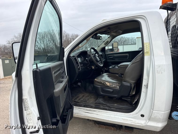 image for item ER0295 2013 RAM 5500 flatbed truck