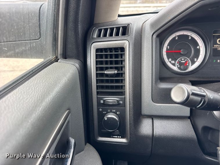 image for item ER0295 2013 RAM 5500 flatbed truck