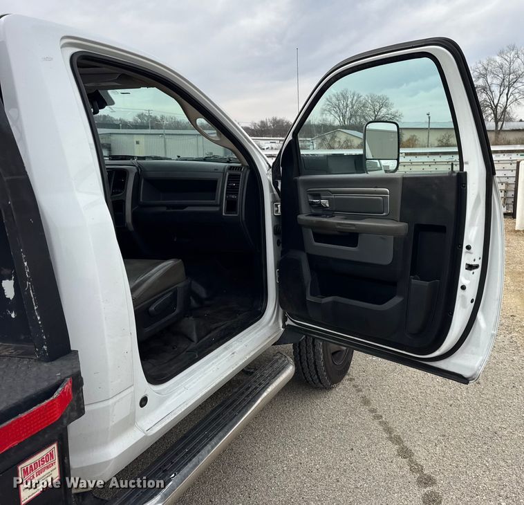 image for item ER0295 2013 RAM 5500 flatbed truck