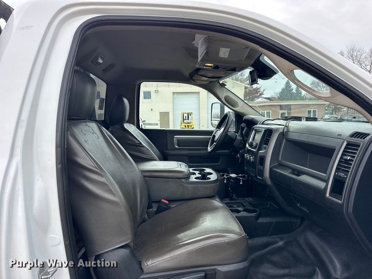 image for item ER0295 2013 RAM 5500 flatbed truck