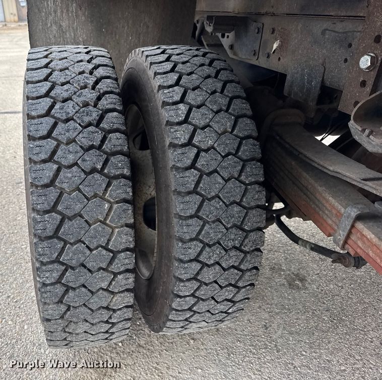 image for item ER0295 2013 RAM 5500 flatbed truck