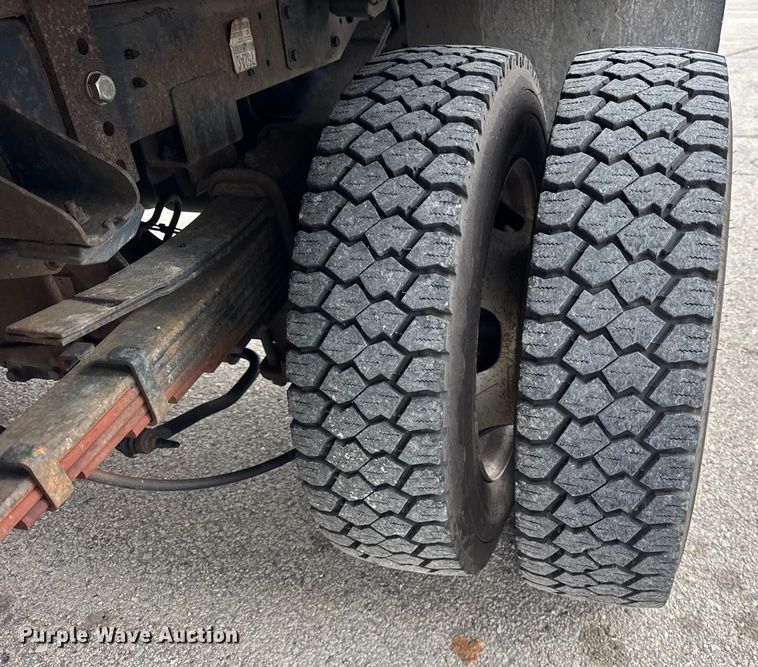 image for item ER0295 2013 RAM 5500 flatbed truck