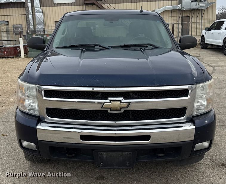 image for item ER0296 2011 Chevrolet Silverado 1500 Crew Cab pickup truck