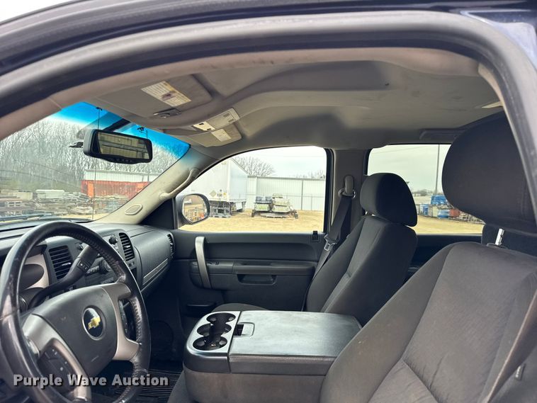 image for item ER0296 2011 Chevrolet Silverado 1500 Crew Cab pickup truck