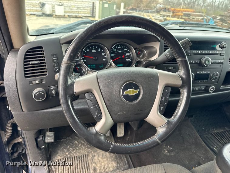 image for item ER0296 2011 Chevrolet Silverado 1500 Crew Cab pickup truck