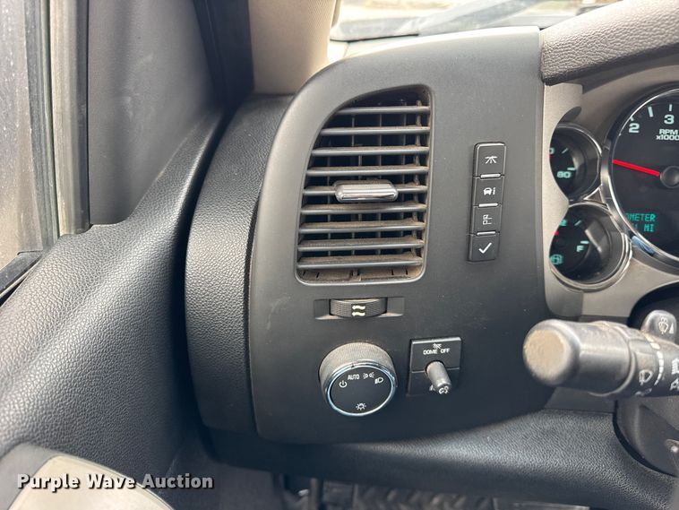 image for item ER0296 2011 Chevrolet Silverado 1500 Crew Cab pickup truck