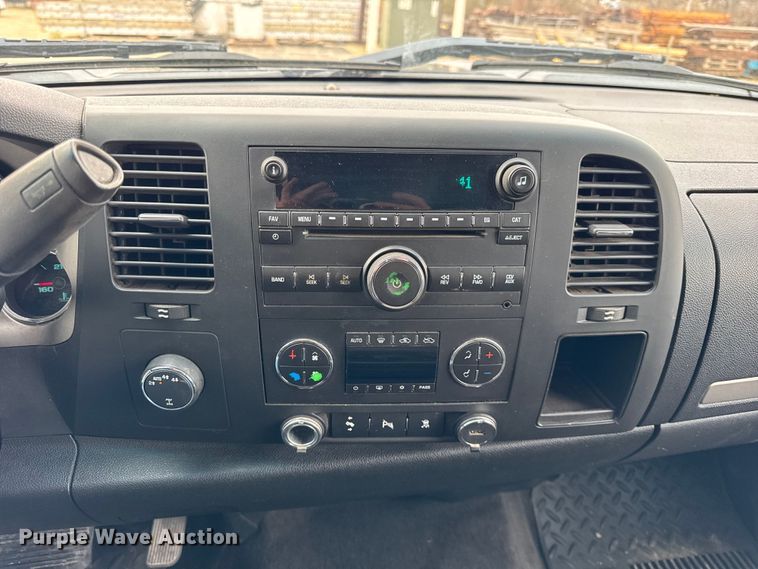 image for item ER0296 2011 Chevrolet Silverado 1500 Crew Cab pickup truck