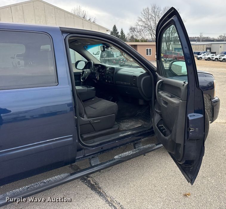 image for item ER0296 2011 Chevrolet Silverado 1500 Crew Cab pickup truck