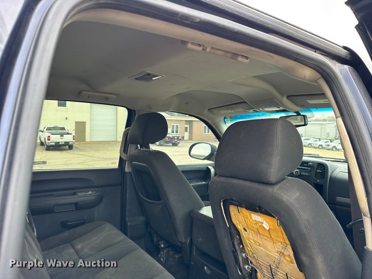 image for item ER0296 2011 Chevrolet Silverado 1500 Crew Cab pickup truck