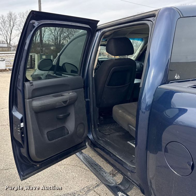 image for item ER0296 2011 Chevrolet Silverado 1500 Crew Cab pickup truck
