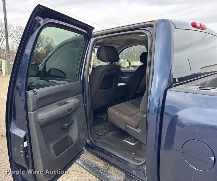 image for item ER0296 2011 Chevrolet Silverado 1500 Crew Cab pickup truck