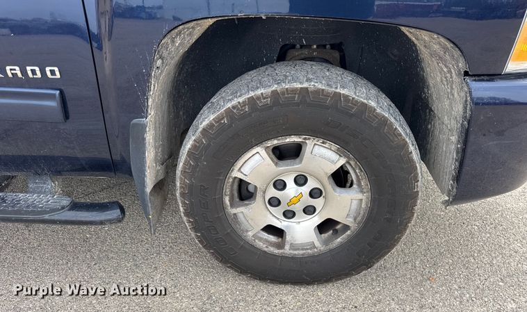 image for item ER0296 2011 Chevrolet Silverado 1500 Crew Cab pickup truck