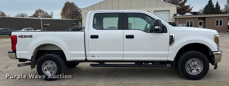 image for item ER0297 2019 Ford F250 Super Duty XL Crew Cab pickup truck