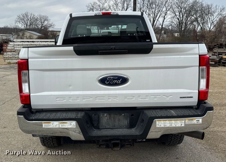 image for item ER0297 2019 Ford F250 Super Duty XL Crew Cab pickup truck