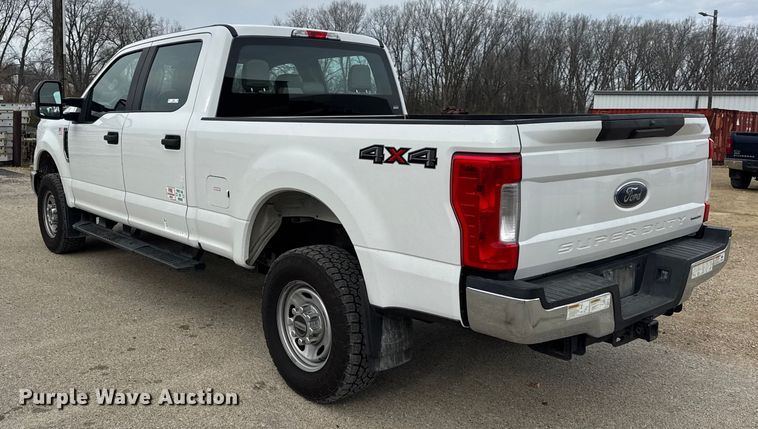image for item ER0297 2019 Ford F250 Super Duty XL Crew Cab pickup truck