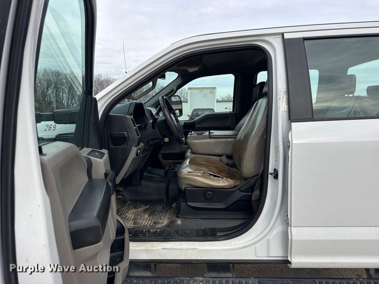 image for item ER0297 2019 Ford F250 Super Duty XL Crew Cab pickup truck