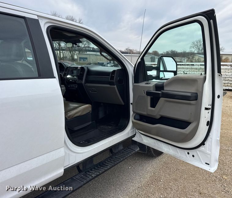 image for item ER0297 2019 Ford F250 Super Duty XL Crew Cab pickup truck