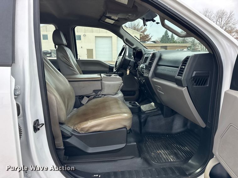 image for item ER0297 2019 Ford F250 Super Duty XL Crew Cab pickup truck