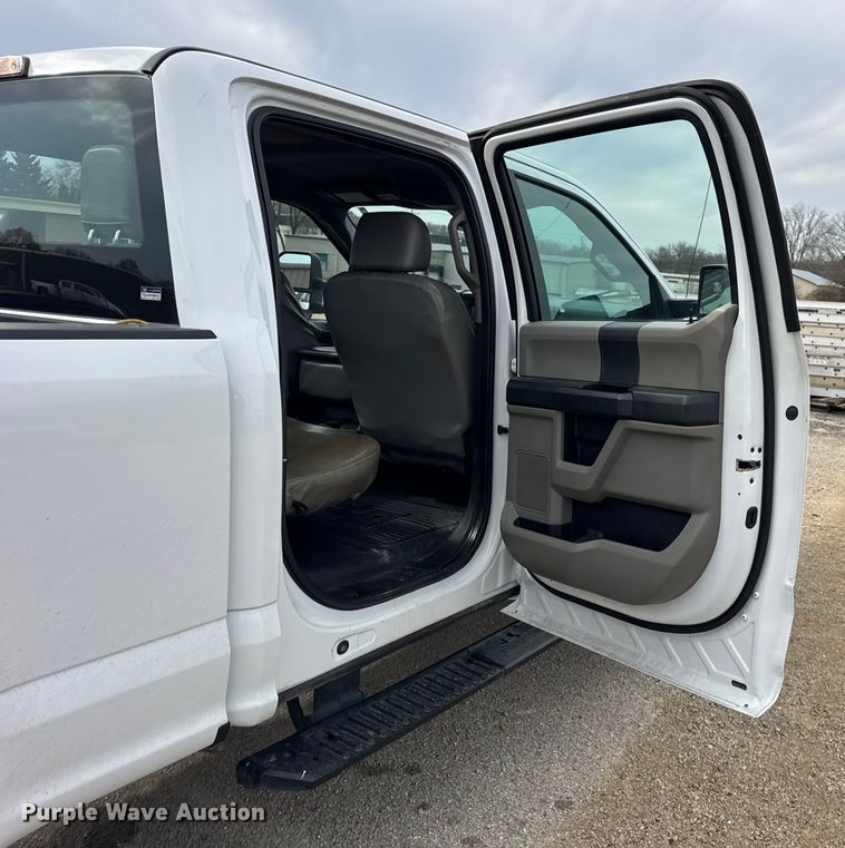 image for item ER0297 2019 Ford F250 Super Duty XL Crew Cab pickup truck