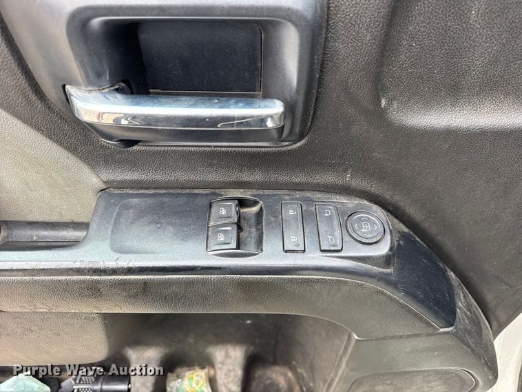 image for item ER0298 2016 Chevrolet Silverado 3500HD flatbed pickup truck