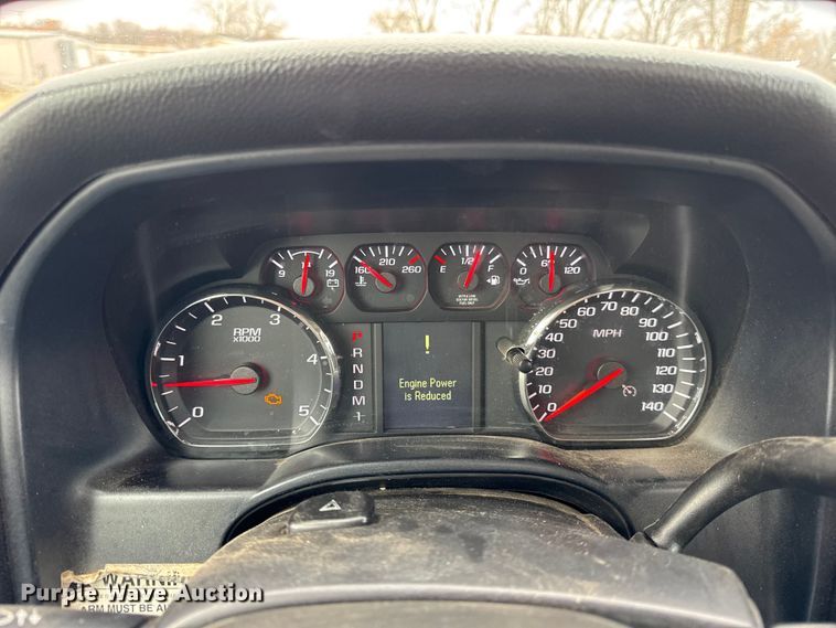 image for item ER0298 2016 Chevrolet Silverado 3500HD flatbed pickup truck