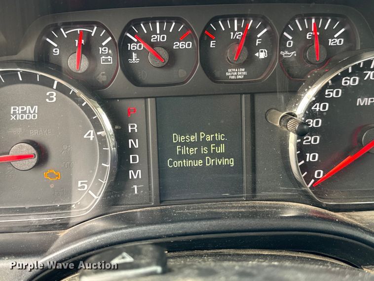 image for item ER0298 2016 Chevrolet Silverado 3500HD flatbed pickup truck