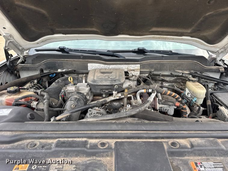 image for item ER0298 2016 Chevrolet Silverado 3500HD flatbed pickup truck