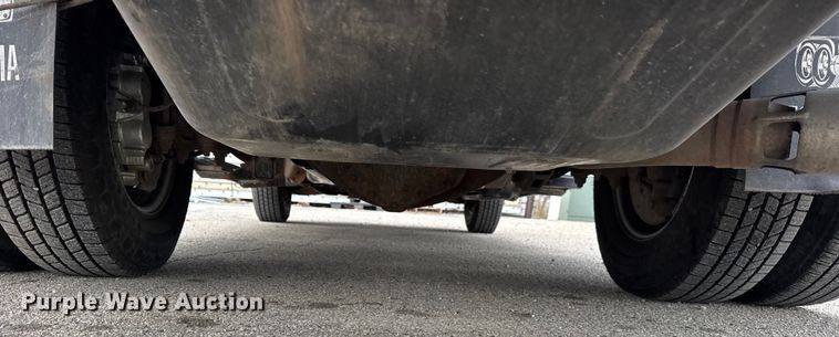 image for item ER0298 2016 Chevrolet Silverado 3500HD flatbed pickup truck