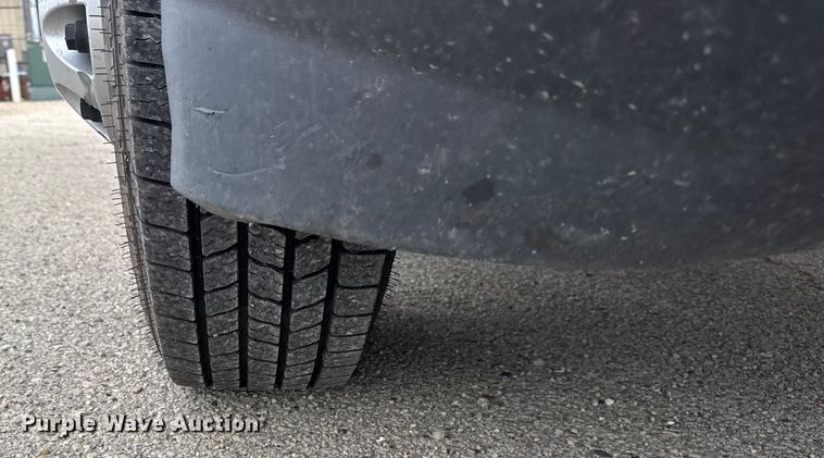 image for item ER0298 2016 Chevrolet Silverado 3500HD flatbed pickup truck