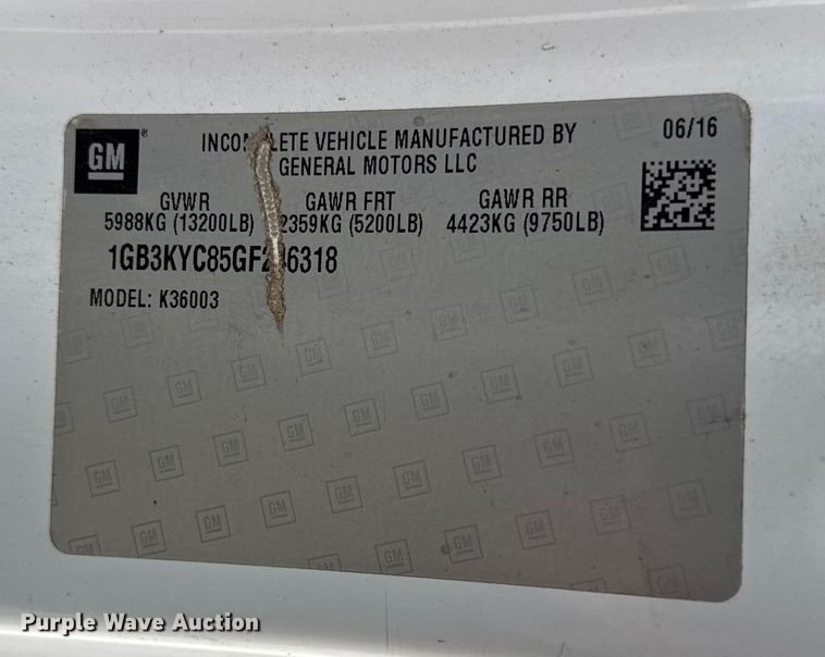 image for item ER0298 2016 Chevrolet Silverado 3500HD flatbed pickup truck