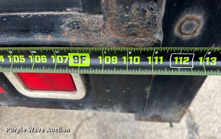 image for item ER0299 2016 Chevrolet Silverado 3500HD flatbed pickup truck