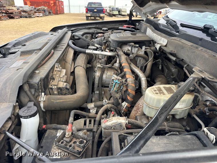 image for item ER0299 2016 Chevrolet Silverado 3500HD flatbed pickup truck