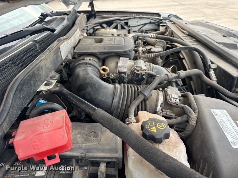 image for item ER0299 2016 Chevrolet Silverado 3500HD flatbed pickup truck