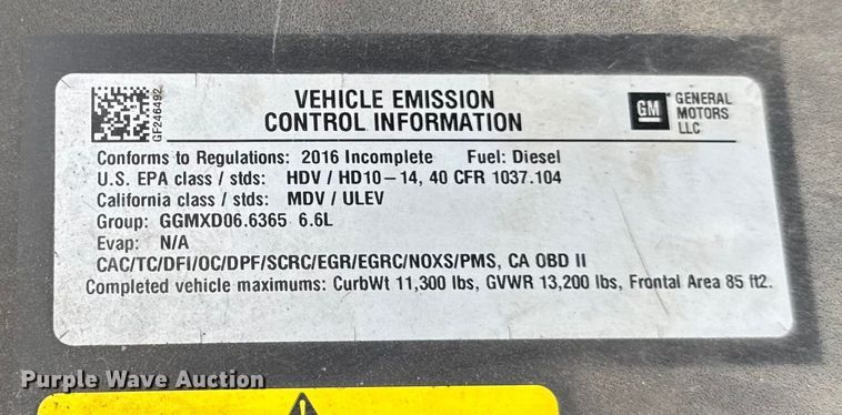 image for item ER0299 2016 Chevrolet Silverado 3500HD flatbed pickup truck