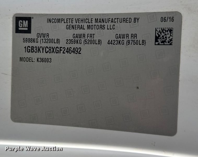 image for item ER0299 2016 Chevrolet Silverado 3500HD flatbed pickup truck