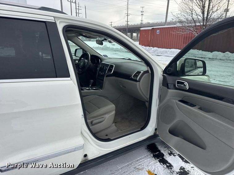 image for item ER0309 2011 Jeep Grand Cherokee Laredo SUV