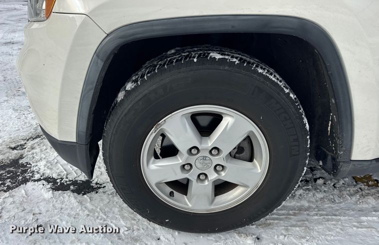 image for item ER0309 2011 Jeep Grand Cherokee Laredo SUV