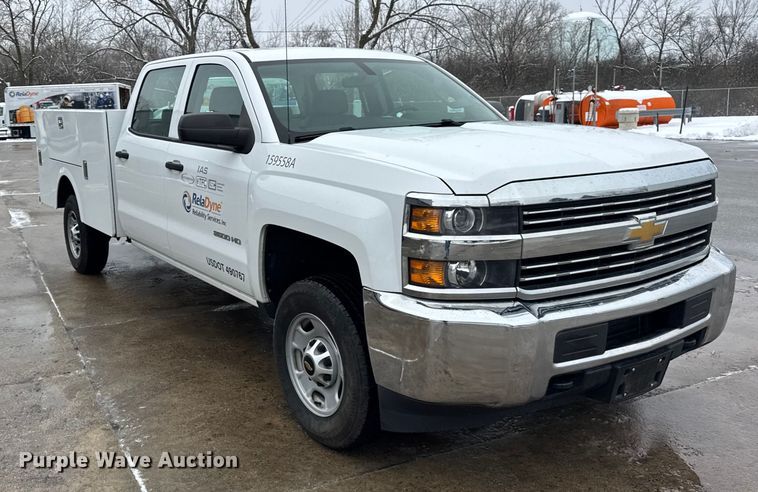 image for item ER0310 2015 Chevrolet Silverado 2500HD Crew Cab utility bed pickup truck