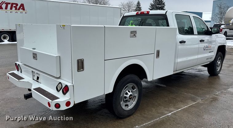 image for item ER0310 2015 Chevrolet Silverado 2500HD Crew Cab utility bed pickup truck